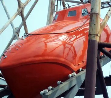 Free Fall Lifeboat